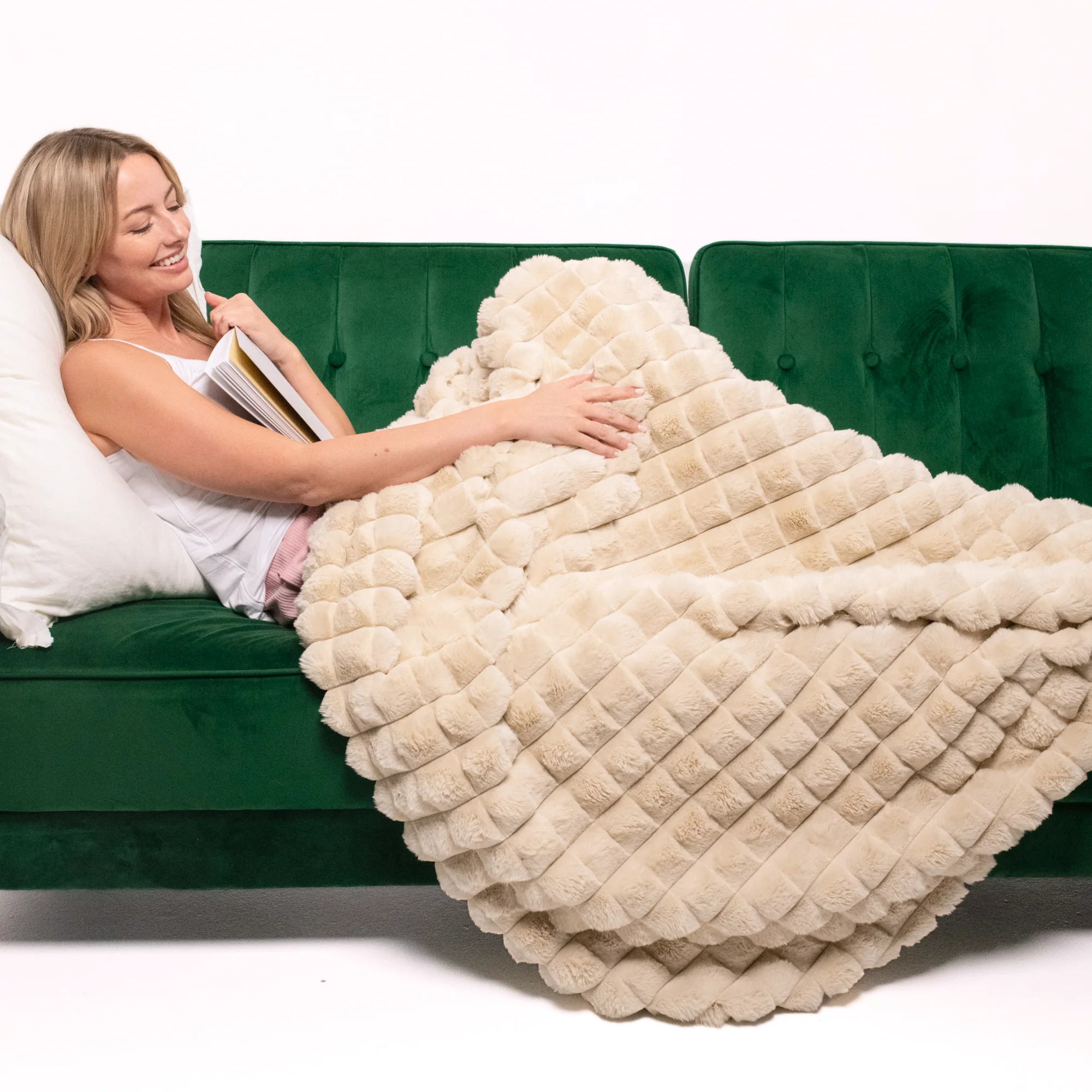 Pyramid Grid Throw Blanket - Image 14
